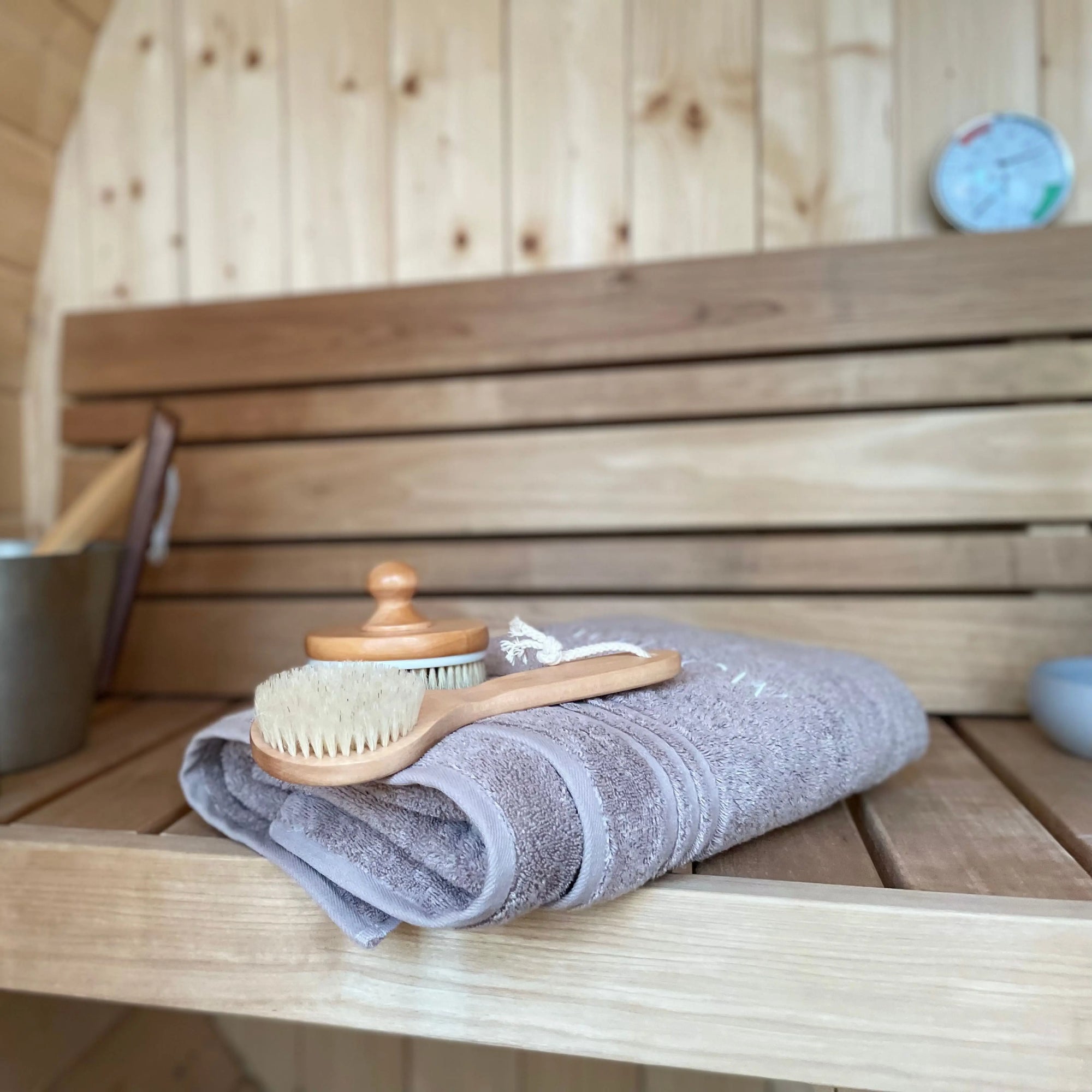 Kurze Saunabürste mit Naturborsten - Wellow Sauna